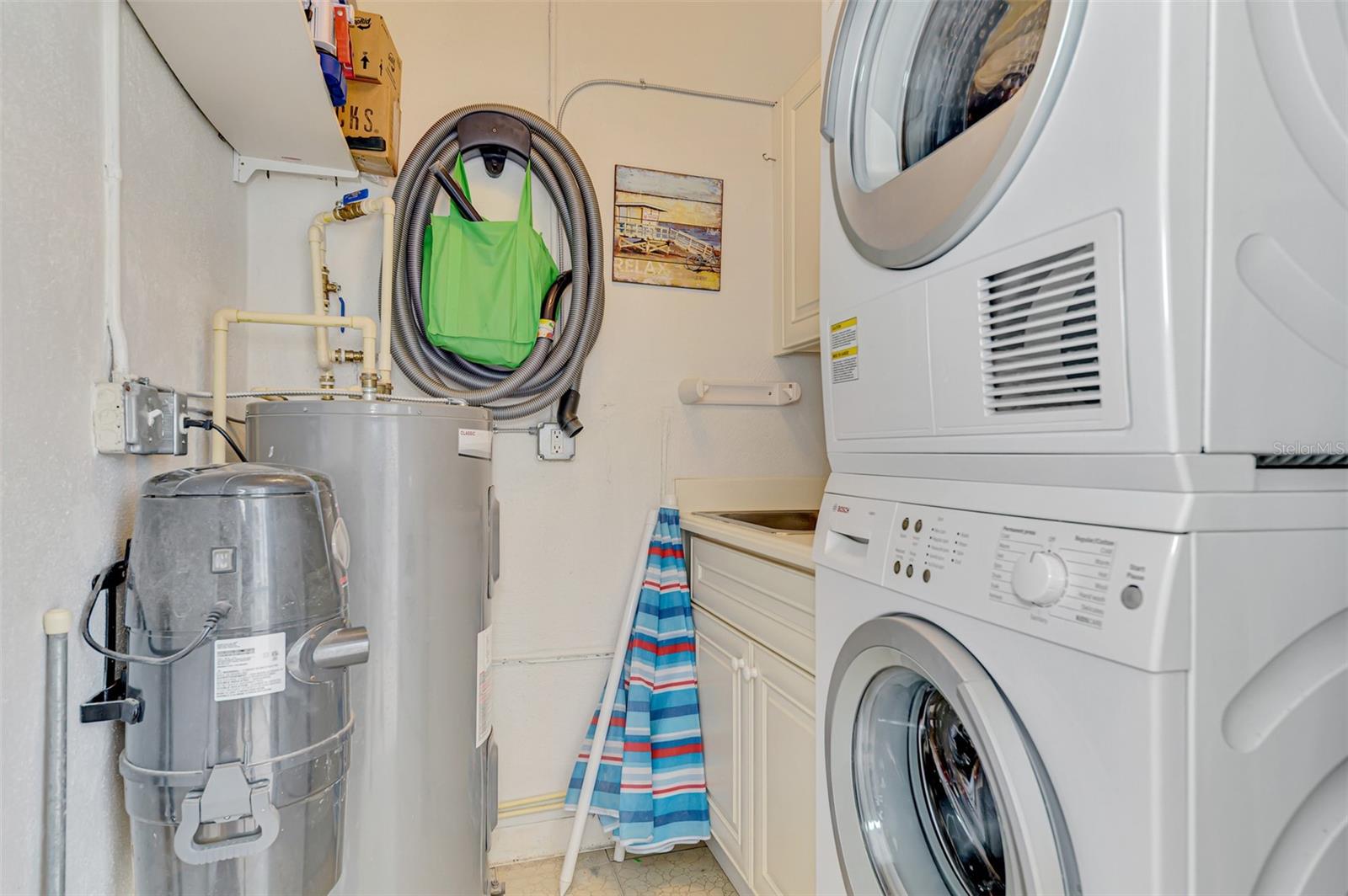 Image 26 of 66 For 333 The Esplanade N 305