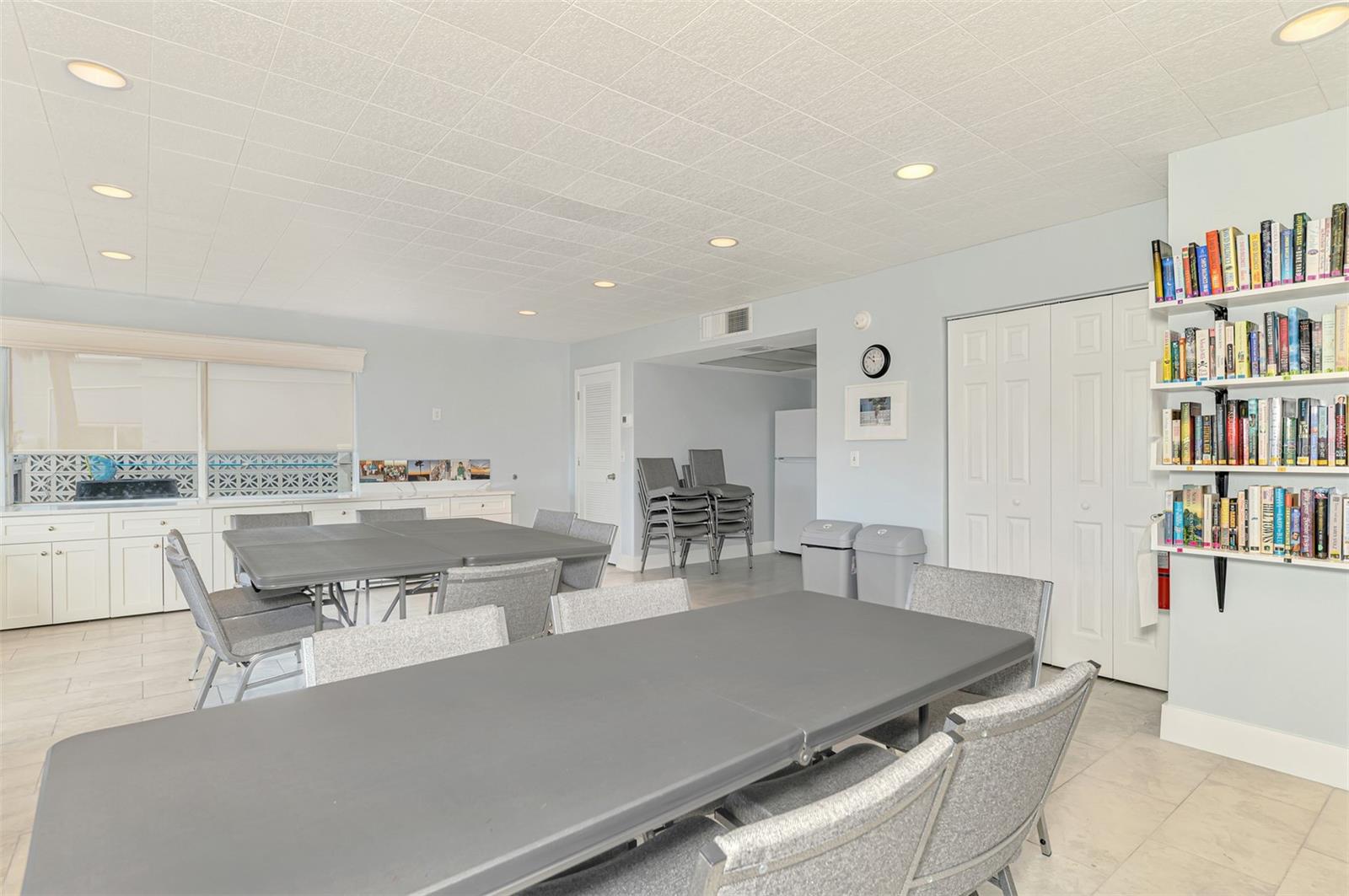 Image 32 of 66 For 333 The Esplanade N 305