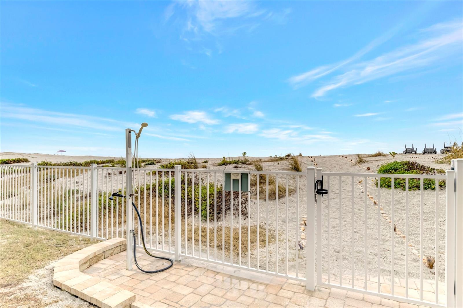 Image 34 of 66 For 333 The Esplanade N 305