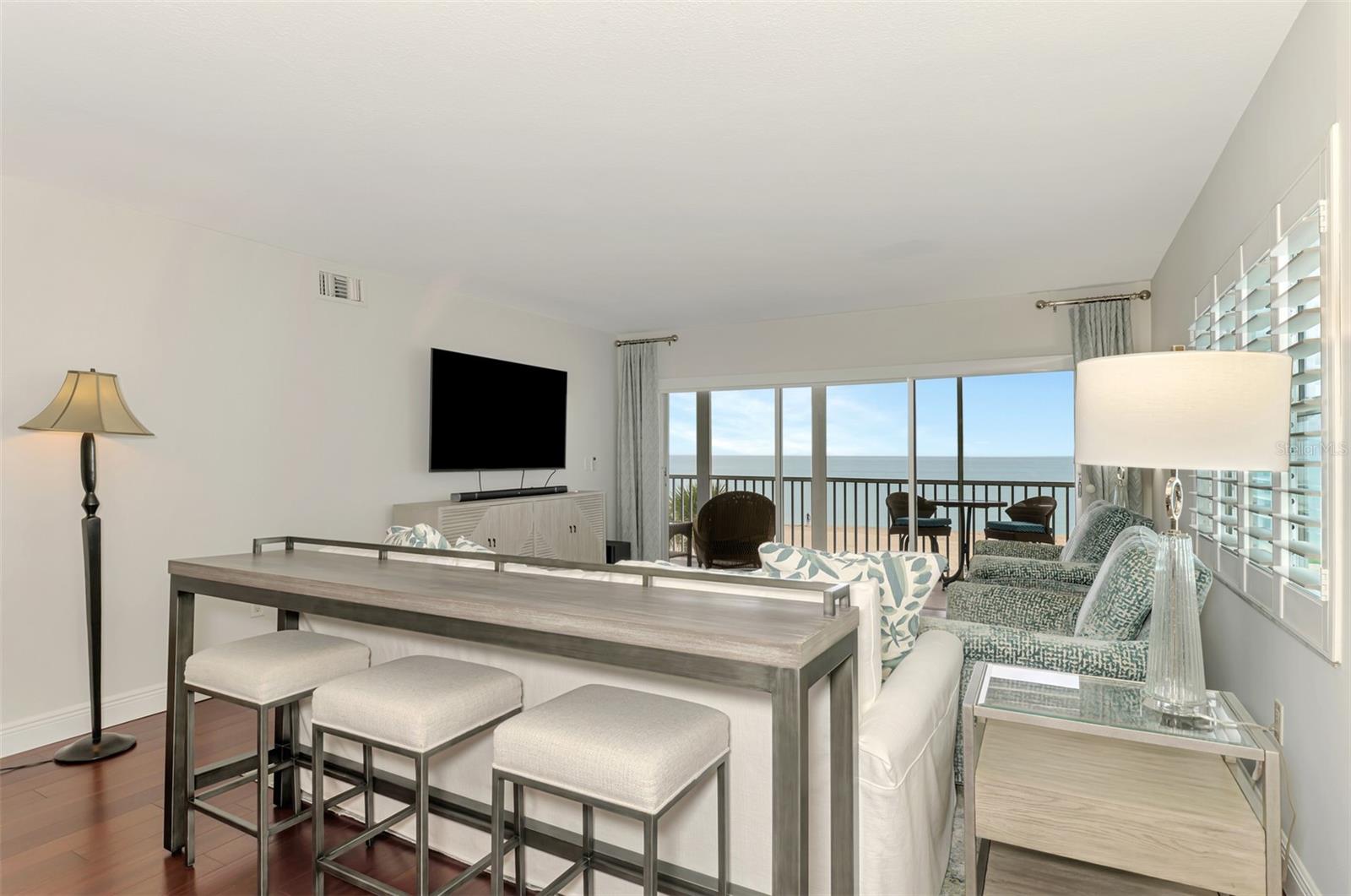 Image 49 of 66 For 333 The Esplanade N 305