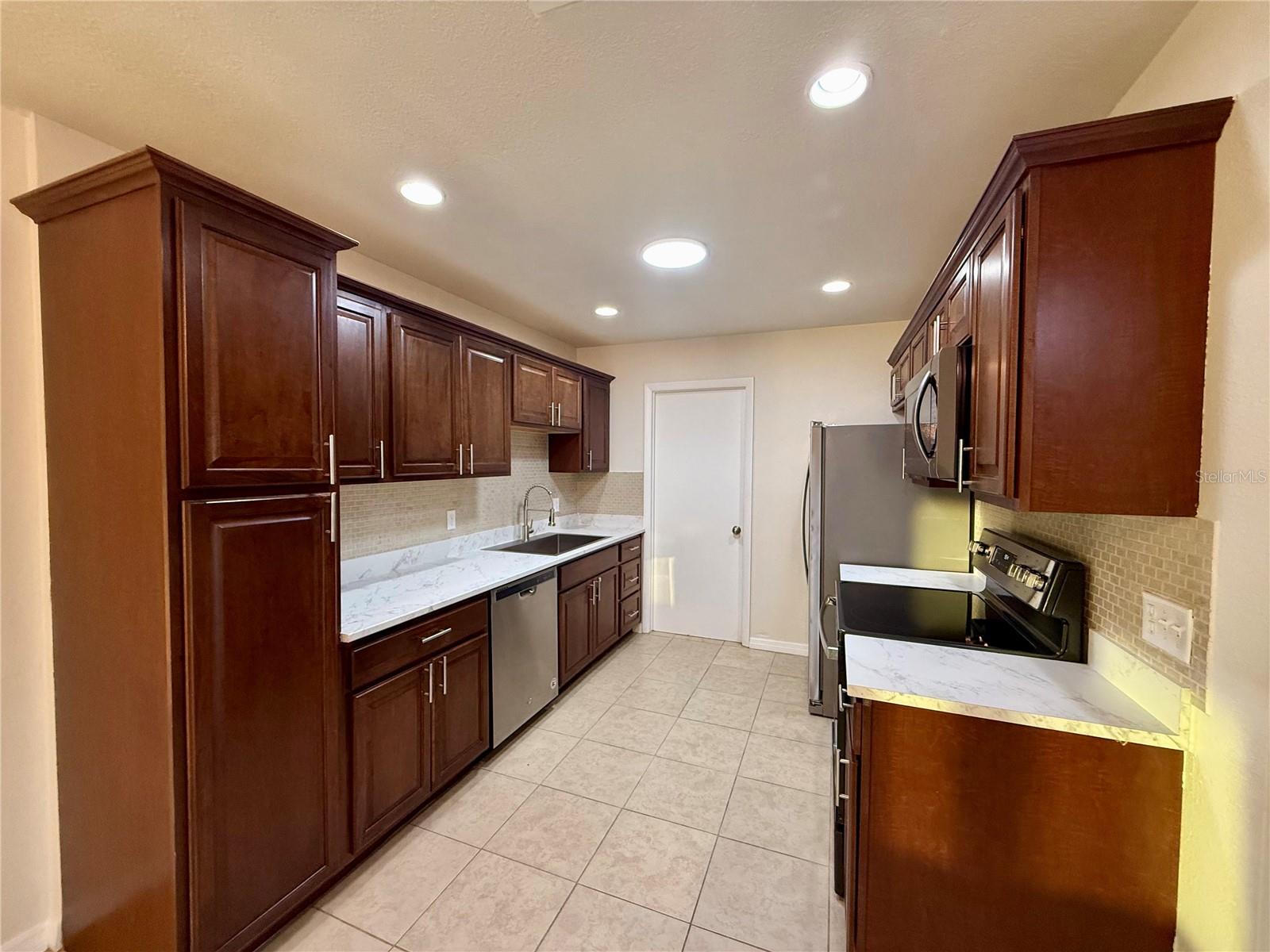 Image 10 of 36 For 5993 Mayberry Avenue