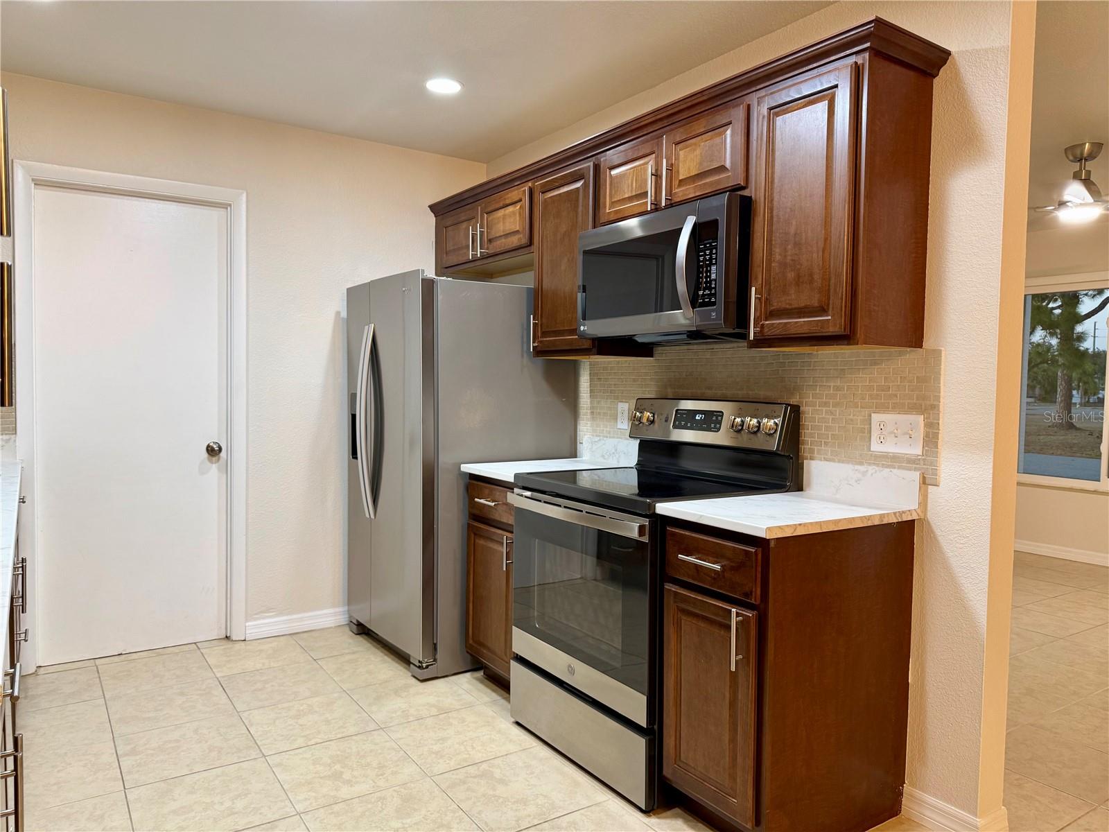 Image 12 of 36 For 5993 Mayberry Avenue