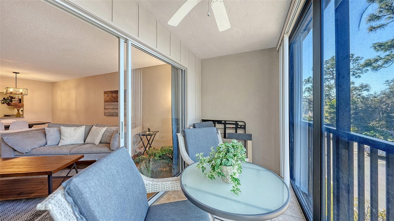 Listing photo id 8 for 3700 Osprey Avenue 219