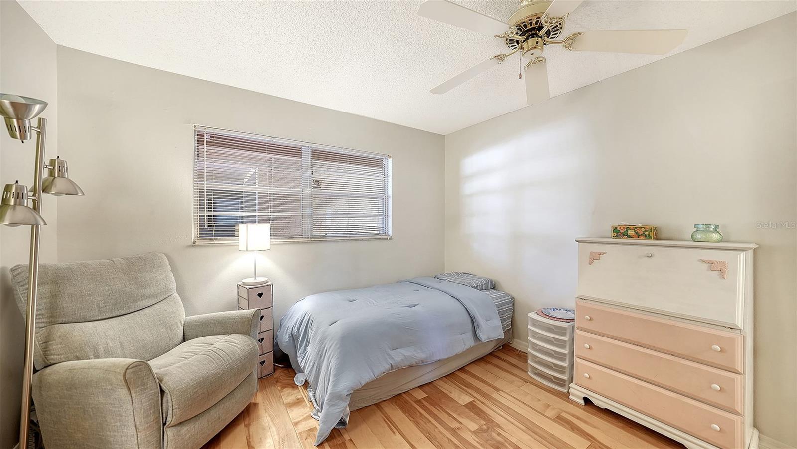 Listing photo id 17 for 3700 Osprey Avenue 219