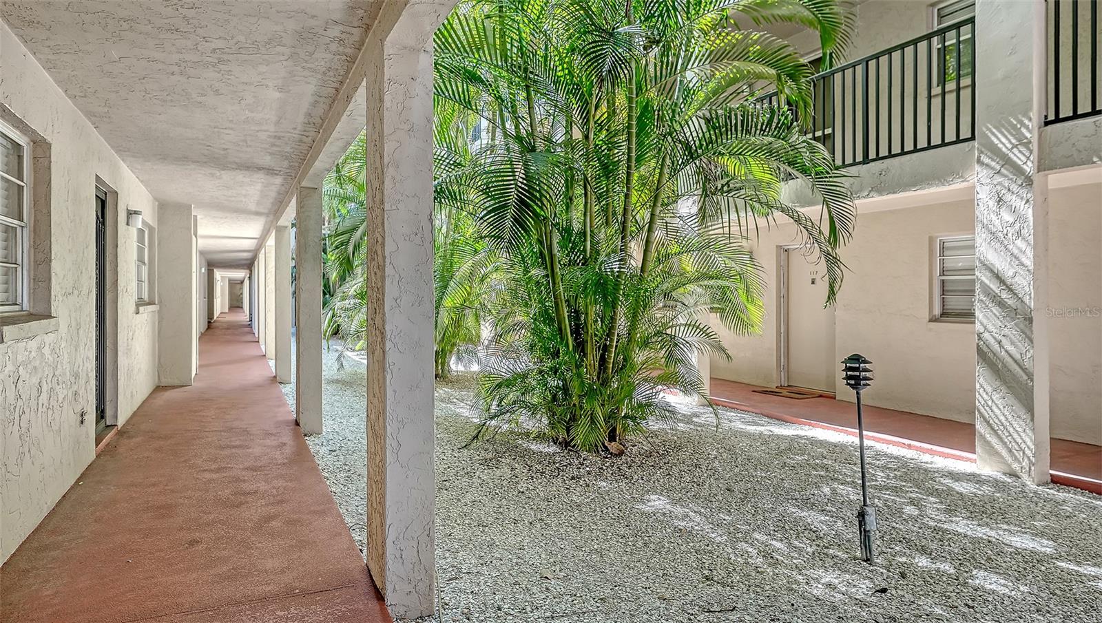 Listing photo id 20 for 3700 Osprey Avenue 219