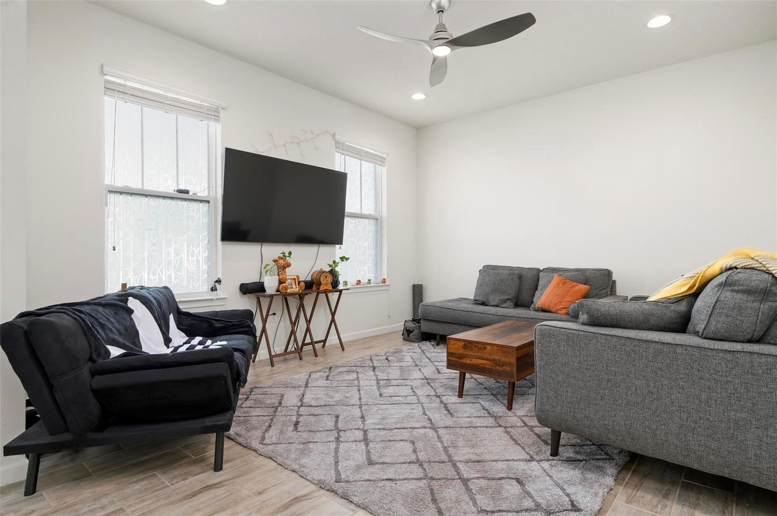 Image 10 of 35 For 5004 Skyview Lane