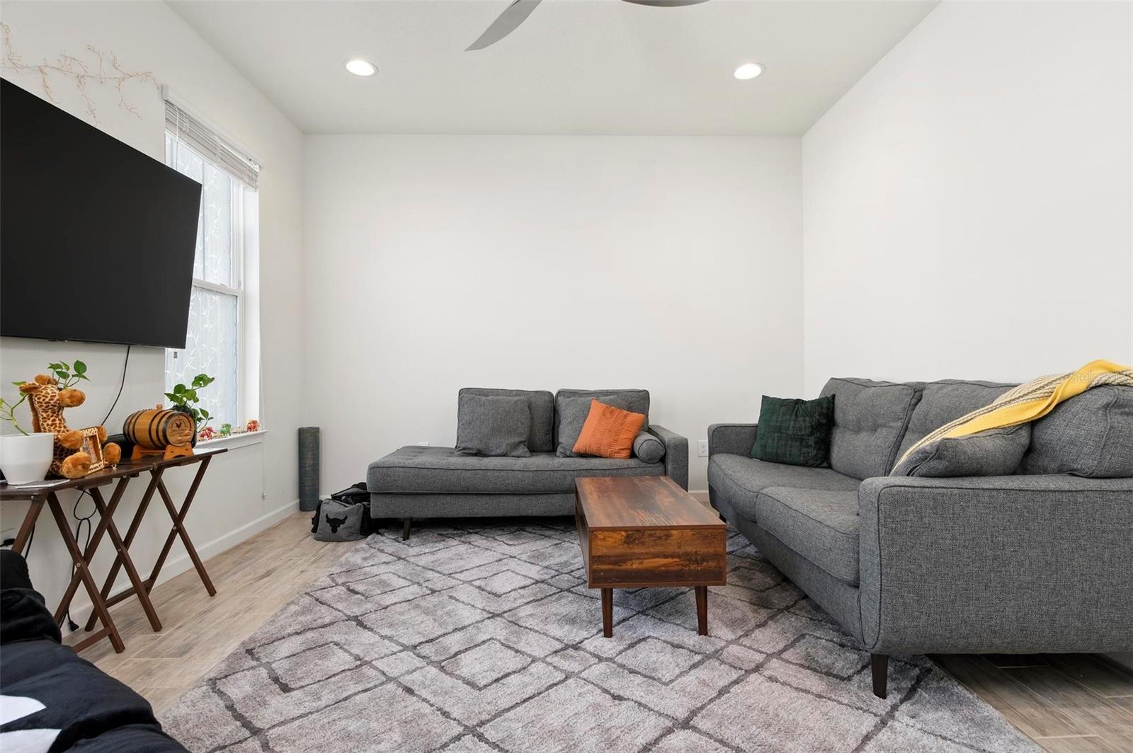 Image 11 of 35 For 5004 Skyview Lane