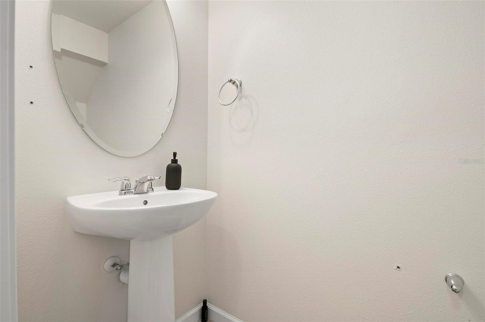 Image 19 of 35 For 5004 Skyview Lane