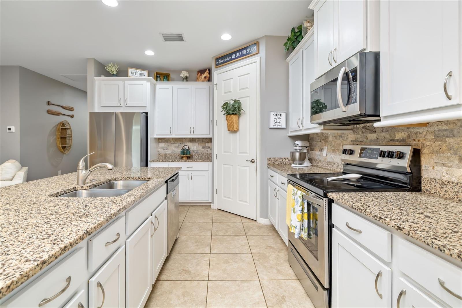 Image 10 of 78 For 11937 Blazing Star Dr