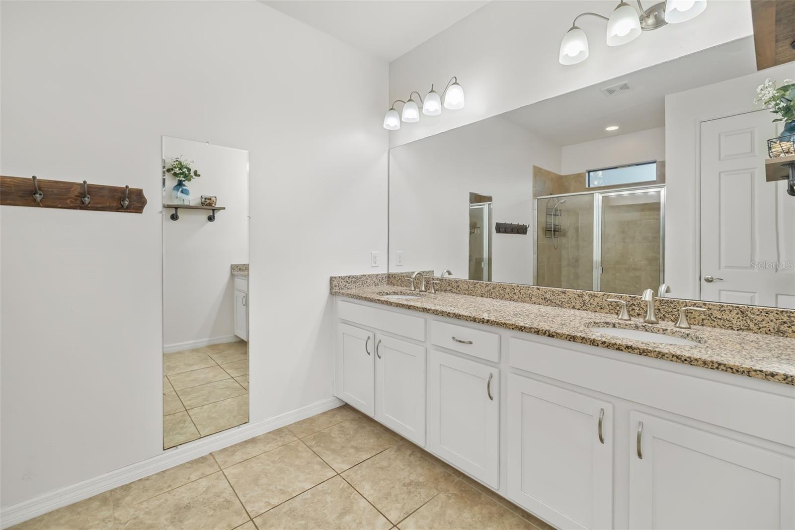 Image 27 of 78 For 11937 Blazing Star Dr