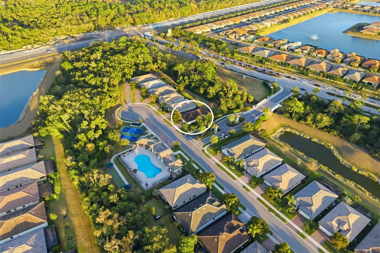 Image 4 of 78 For 11937 Blazing Star Dr