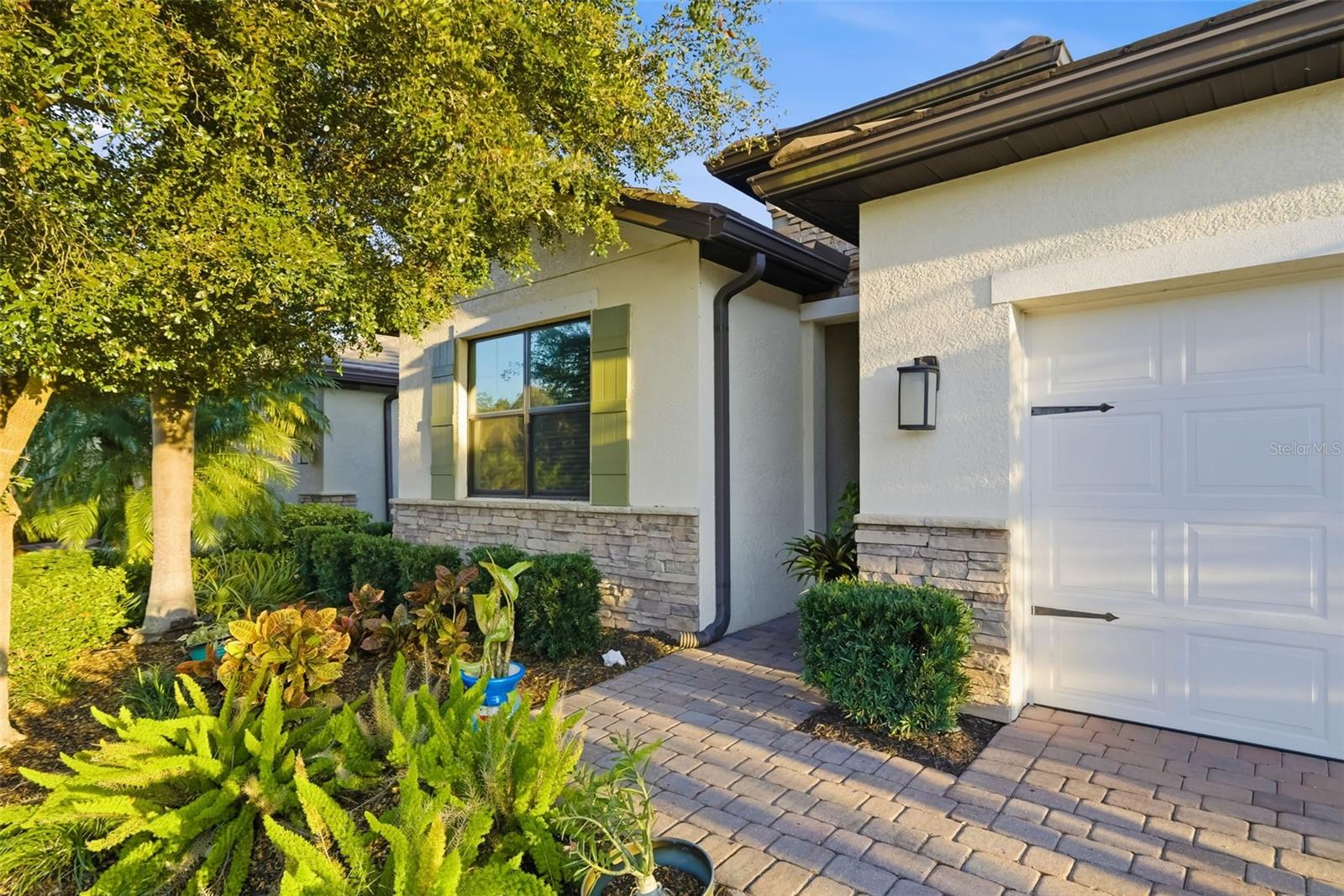 Image 6 of 78 For 11937 Blazing Star Dr