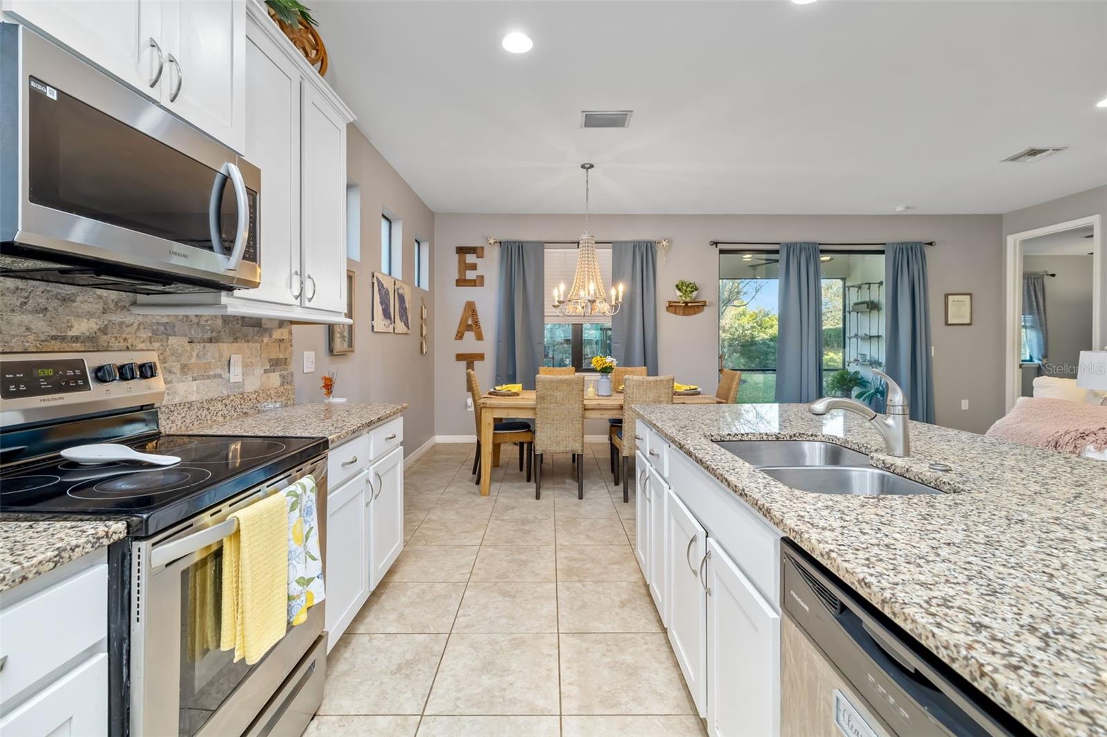 Image 9 of 78 For 11937 Blazing Star Dr