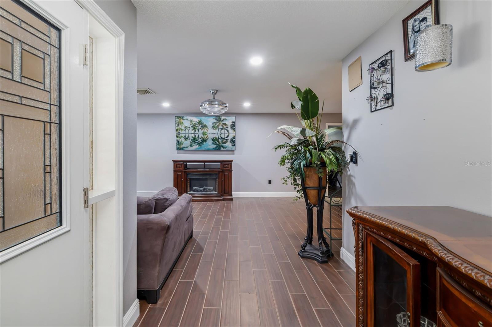 Image 10 of 63 For 186 Sunward Avenue