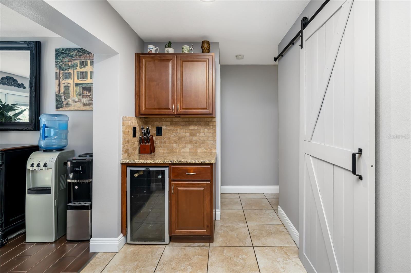 Image 18 of 63 For 186 Sunward Avenue