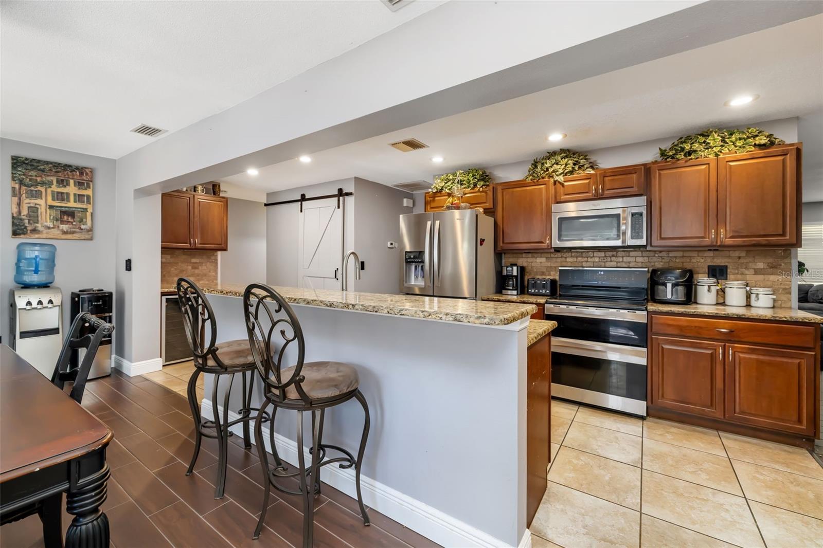 Image 19 of 63 For 186 Sunward Avenue