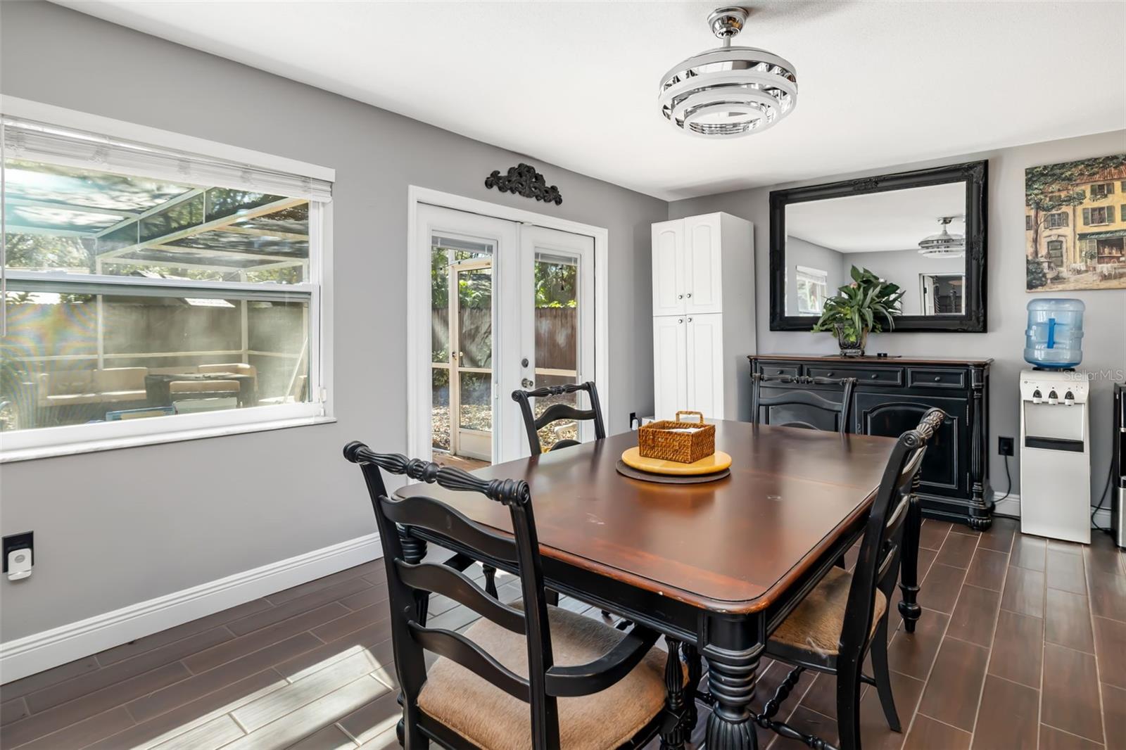 Image 20 of 63 For 186 Sunward Avenue