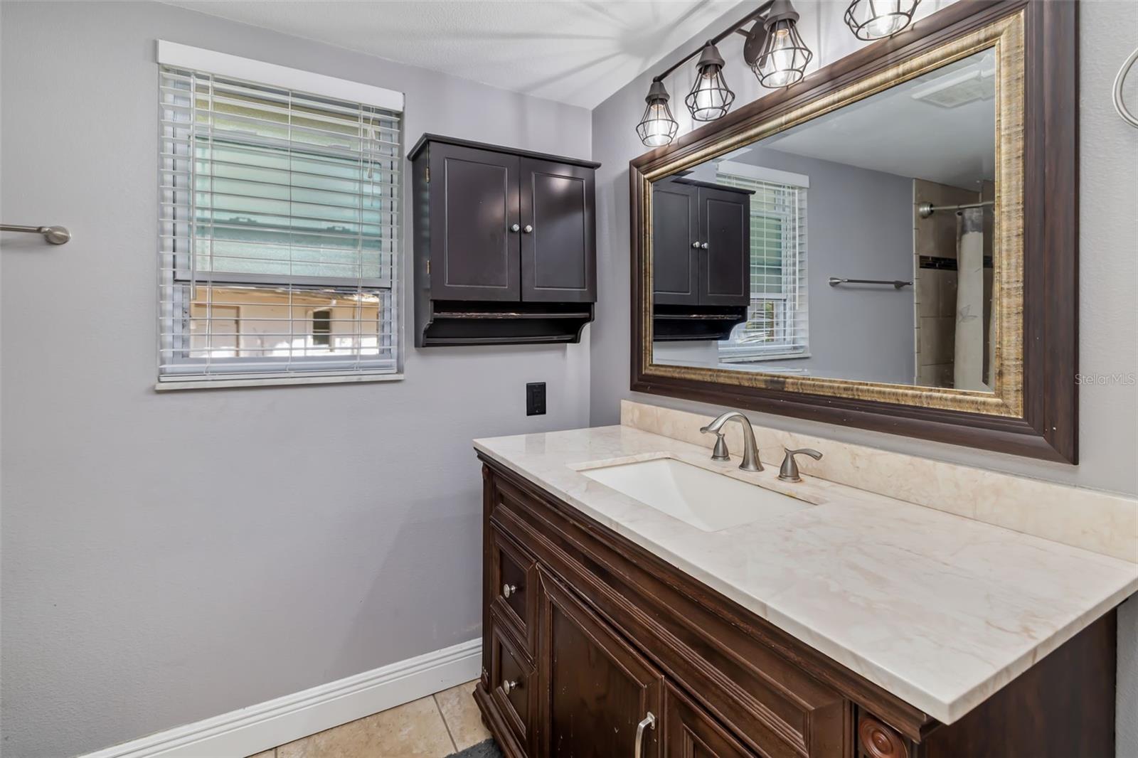 Image 25 of 63 For 186 Sunward Avenue