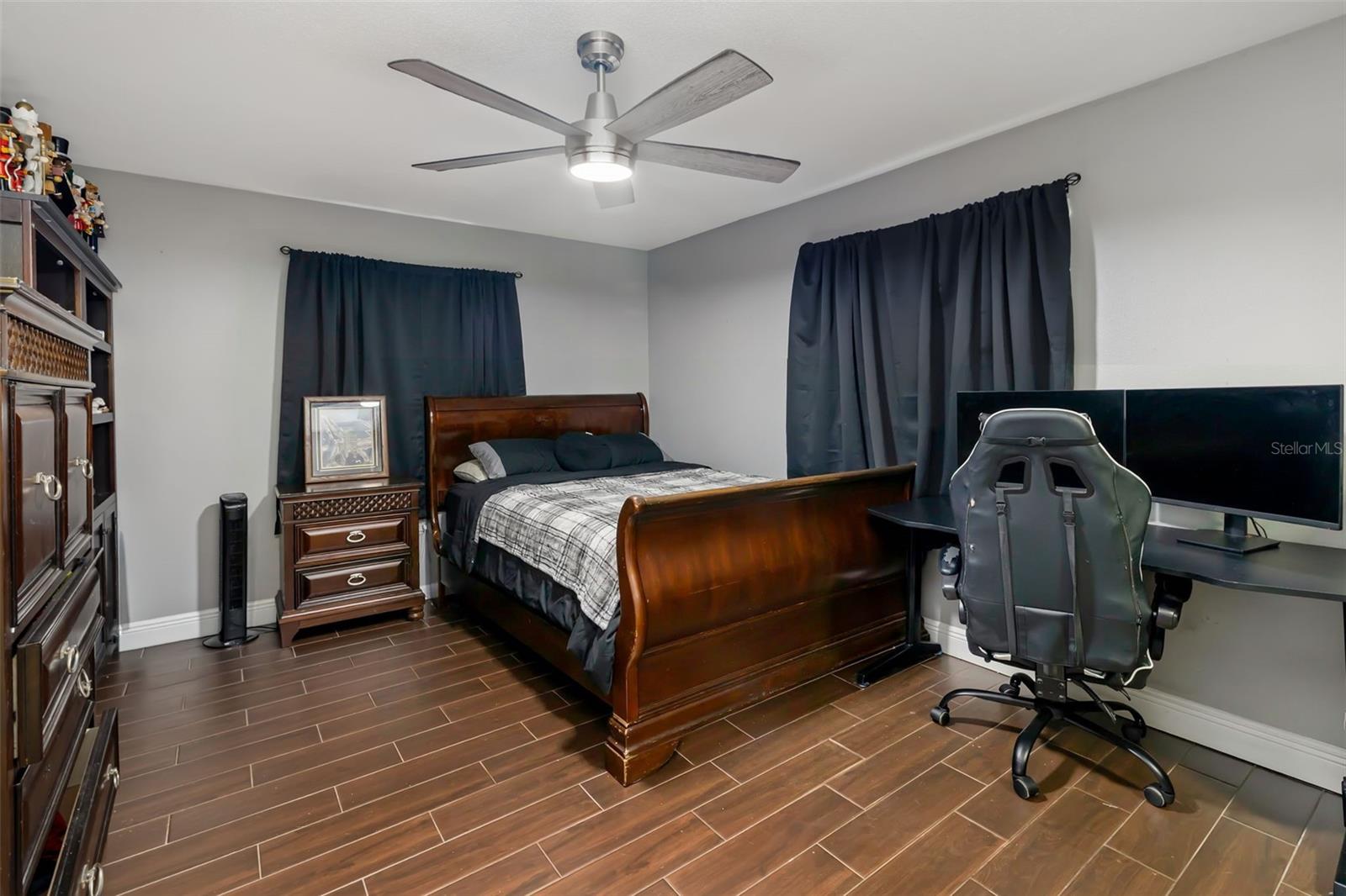 Image 27 of 63 For 186 Sunward Avenue