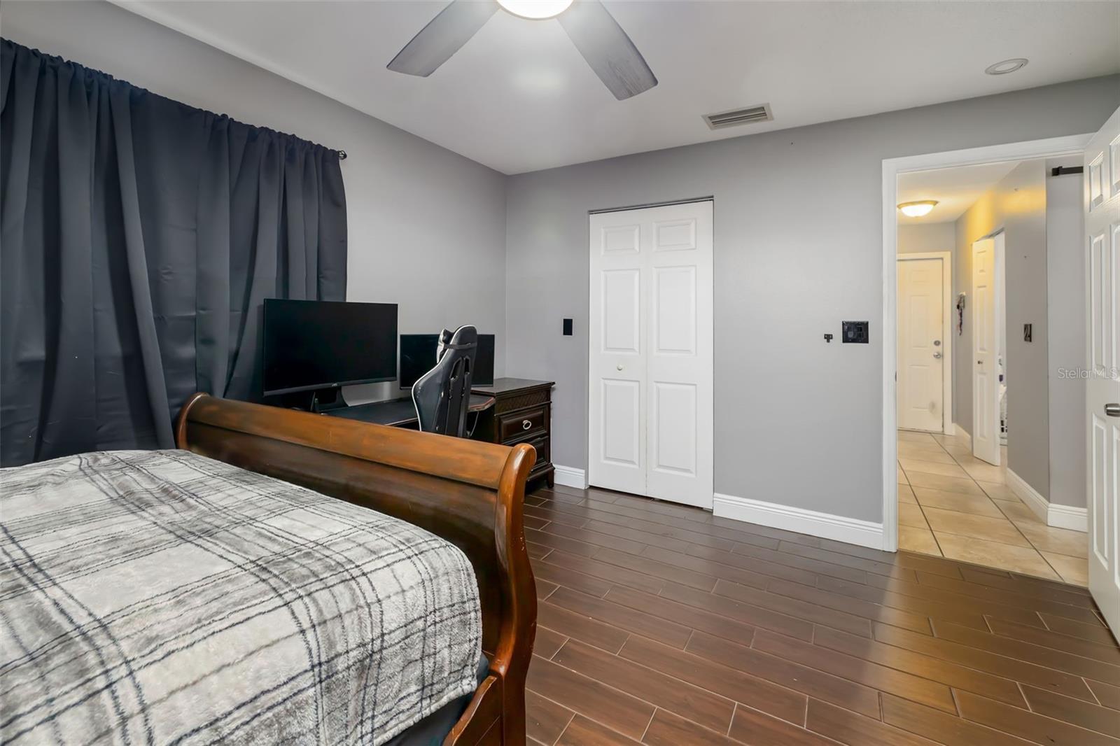 Image 28 of 63 For 186 Sunward Avenue