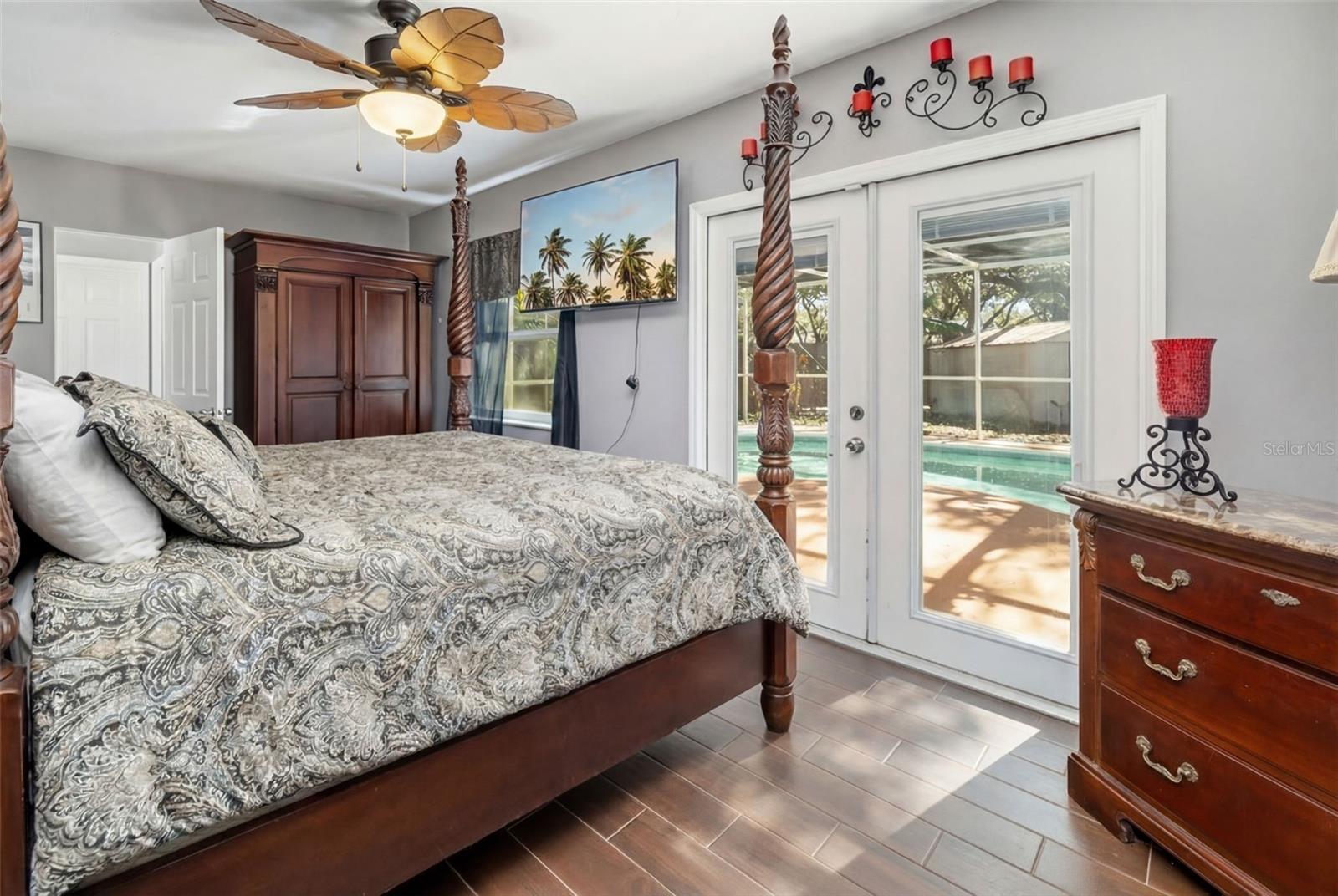 Image 32 of 63 For 186 Sunward Avenue