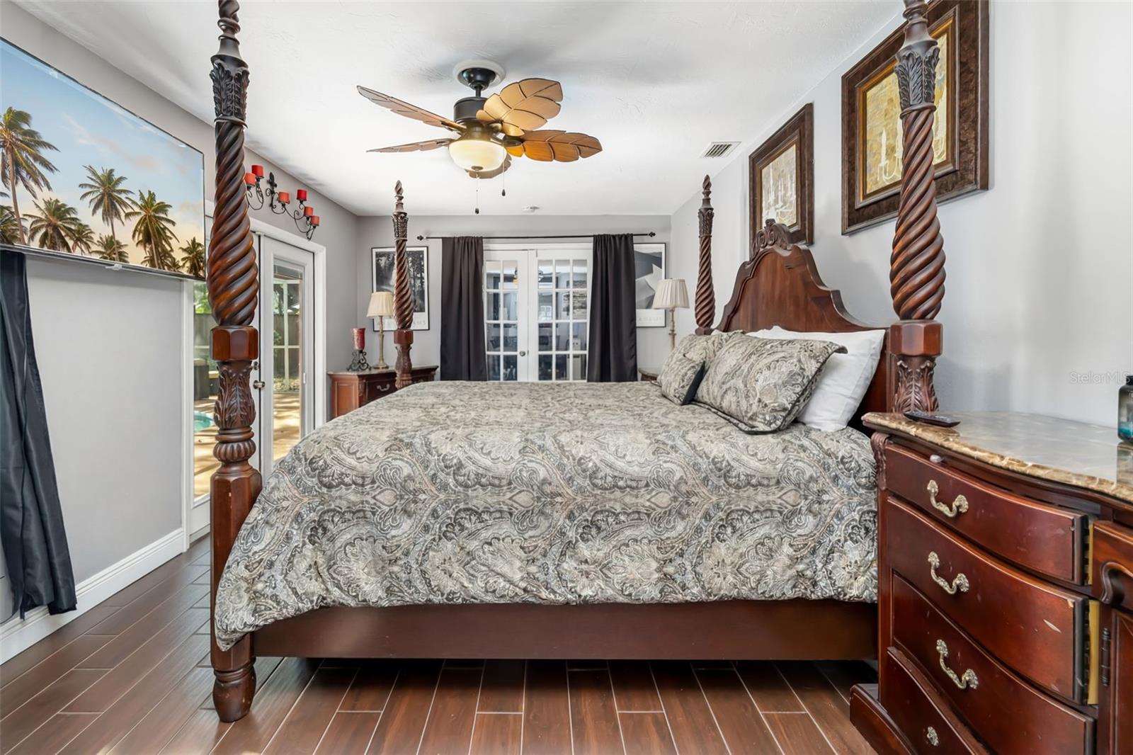 Image 33 of 63 For 186 Sunward Avenue