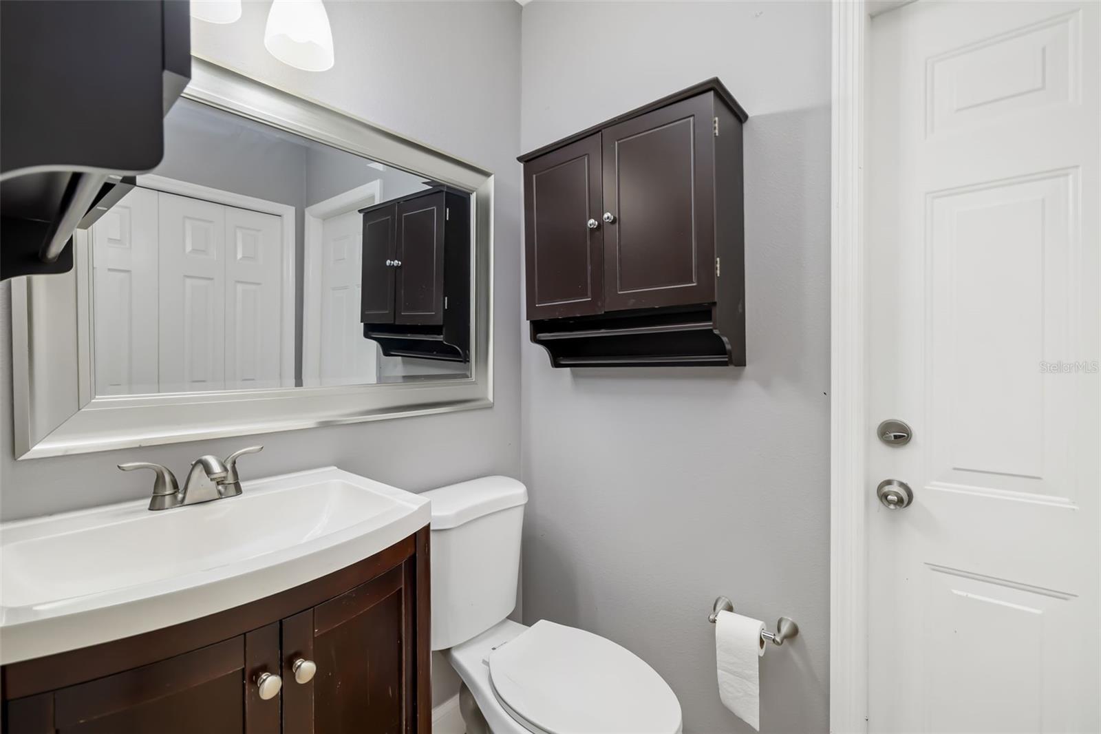 Image 34 of 63 For 186 Sunward Avenue