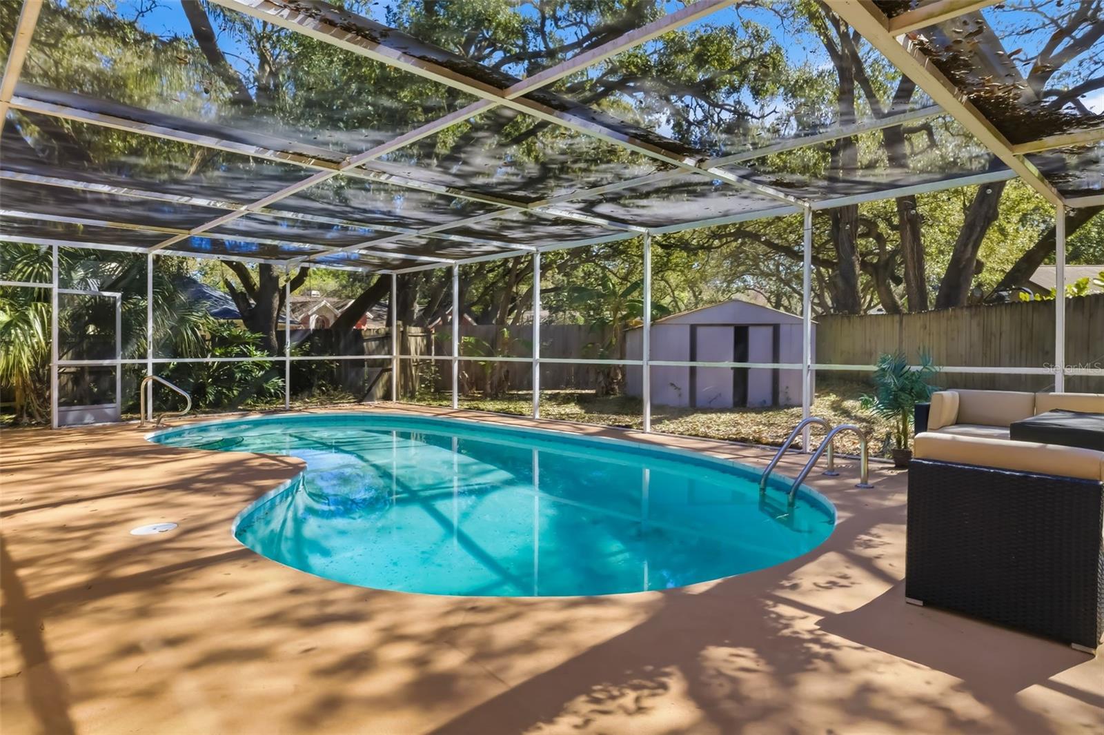 Image 40 of 63 For 186 Sunward Avenue