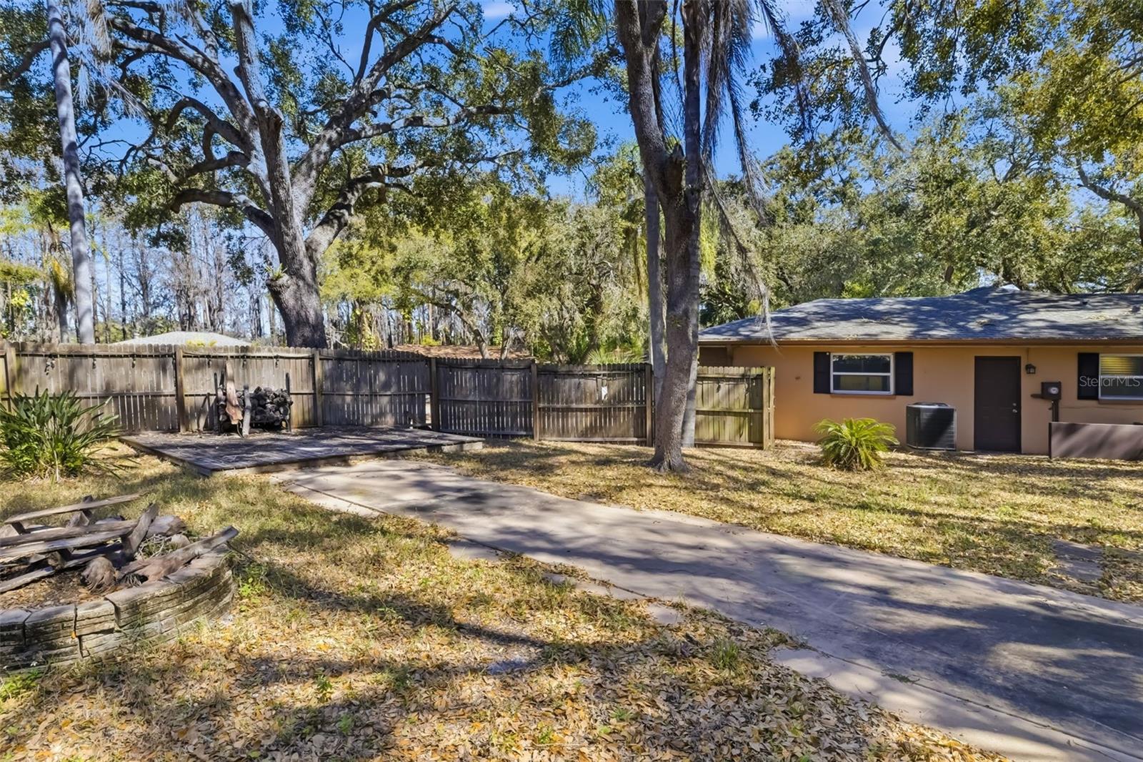 Image 45 of 63 For 186 Sunward Avenue