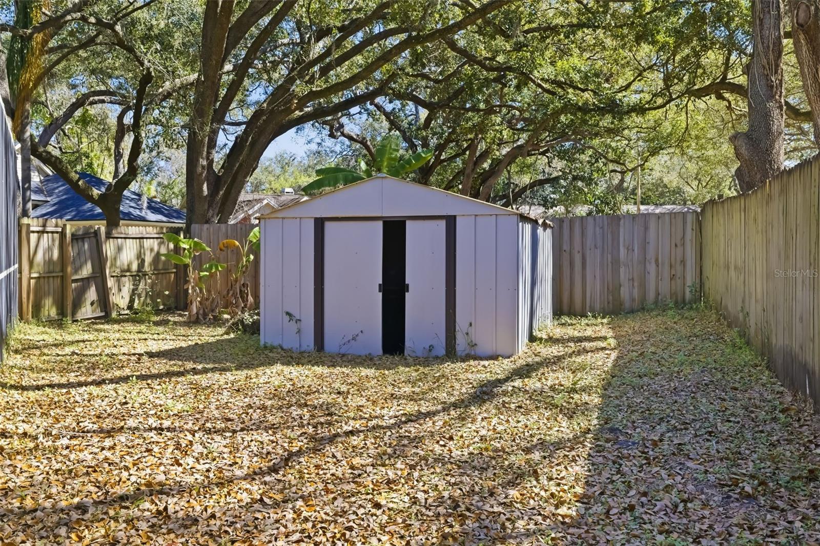 Image 49 of 63 For 186 Sunward Avenue