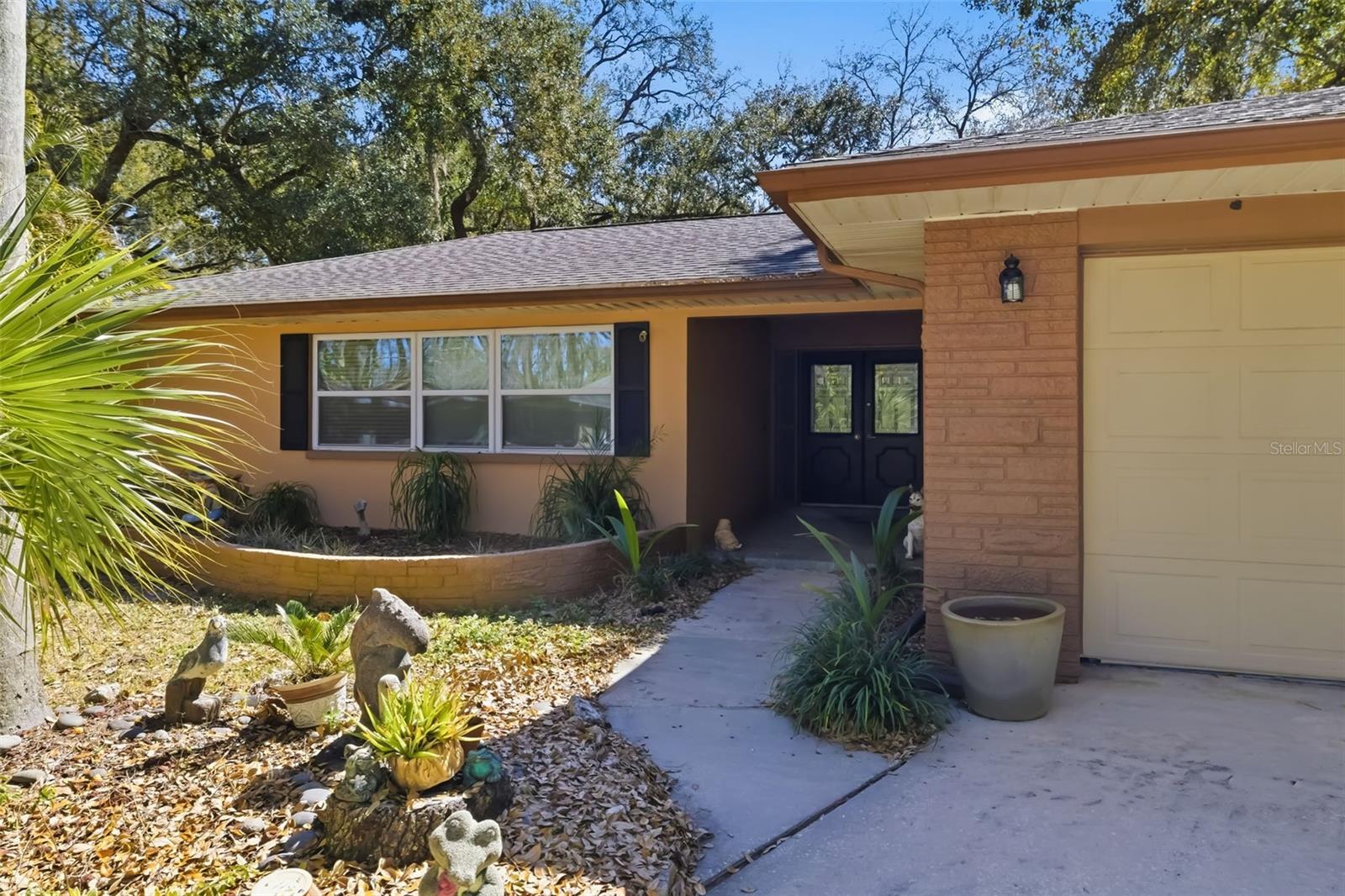 Image 5 of 63 For 186 Sunward Avenue