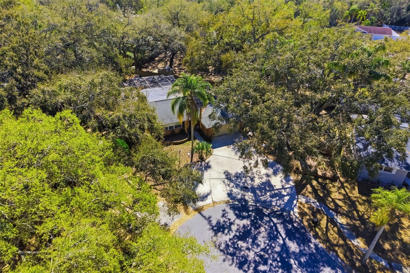 Image 52 of 63 For 186 Sunward Avenue