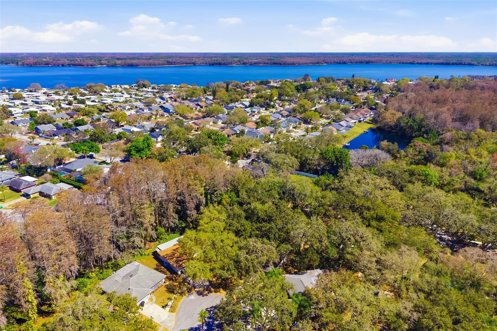 Image 57 of 63 For 186 Sunward Avenue