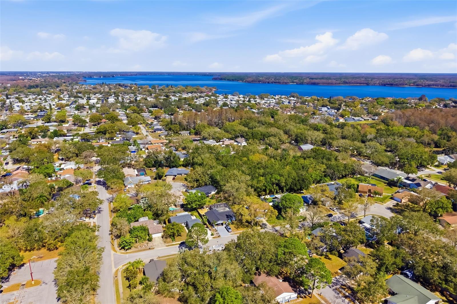 Image 58 of 63 For 186 Sunward Avenue