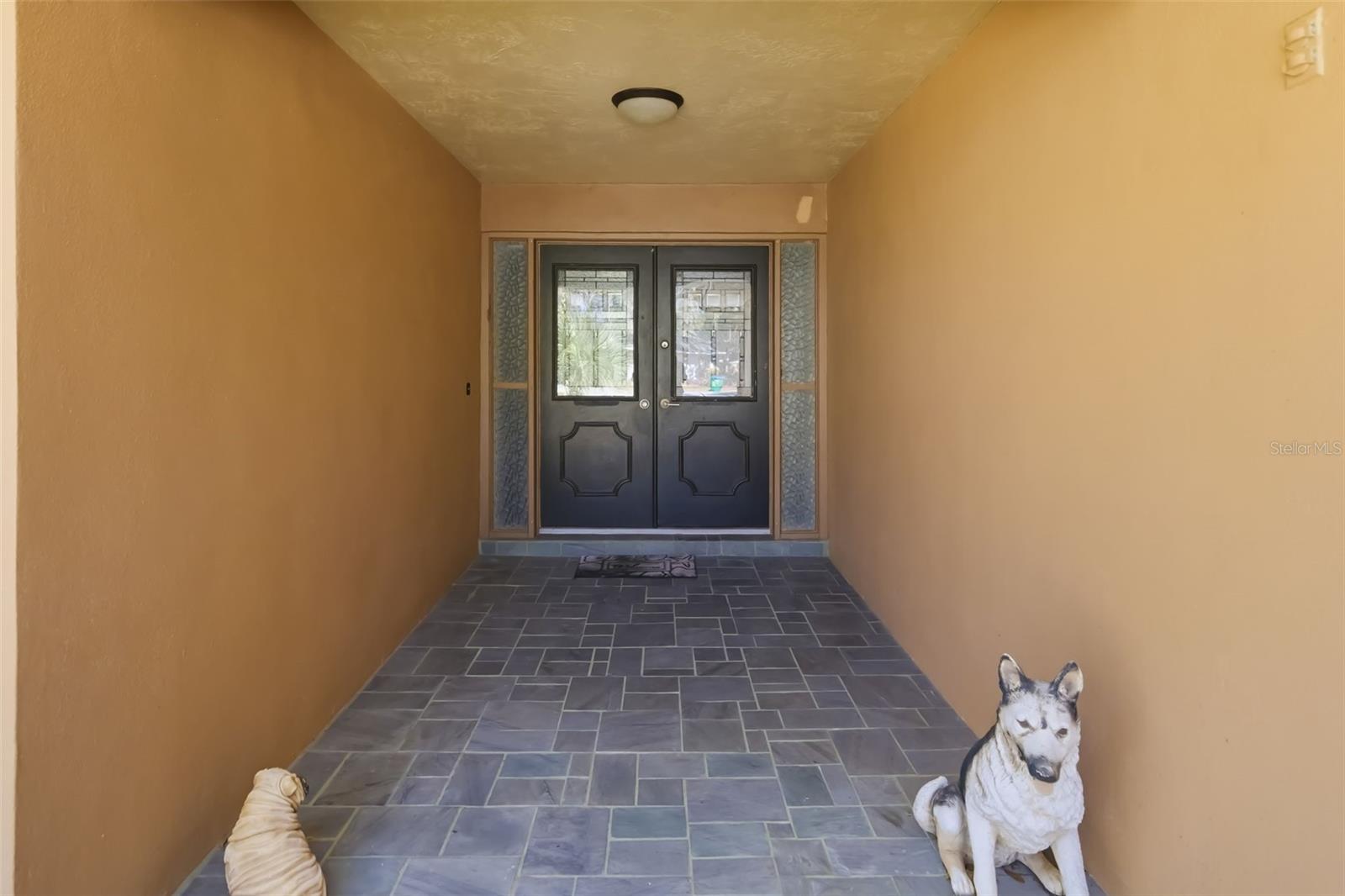 Image 6 of 63 For 186 Sunward Avenue