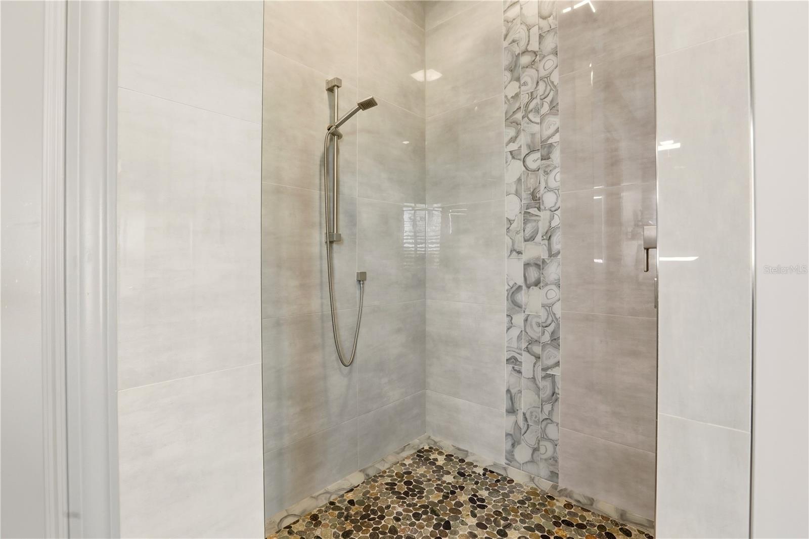 Image 36 of 76 For 1616 Old Burnt Store Road N