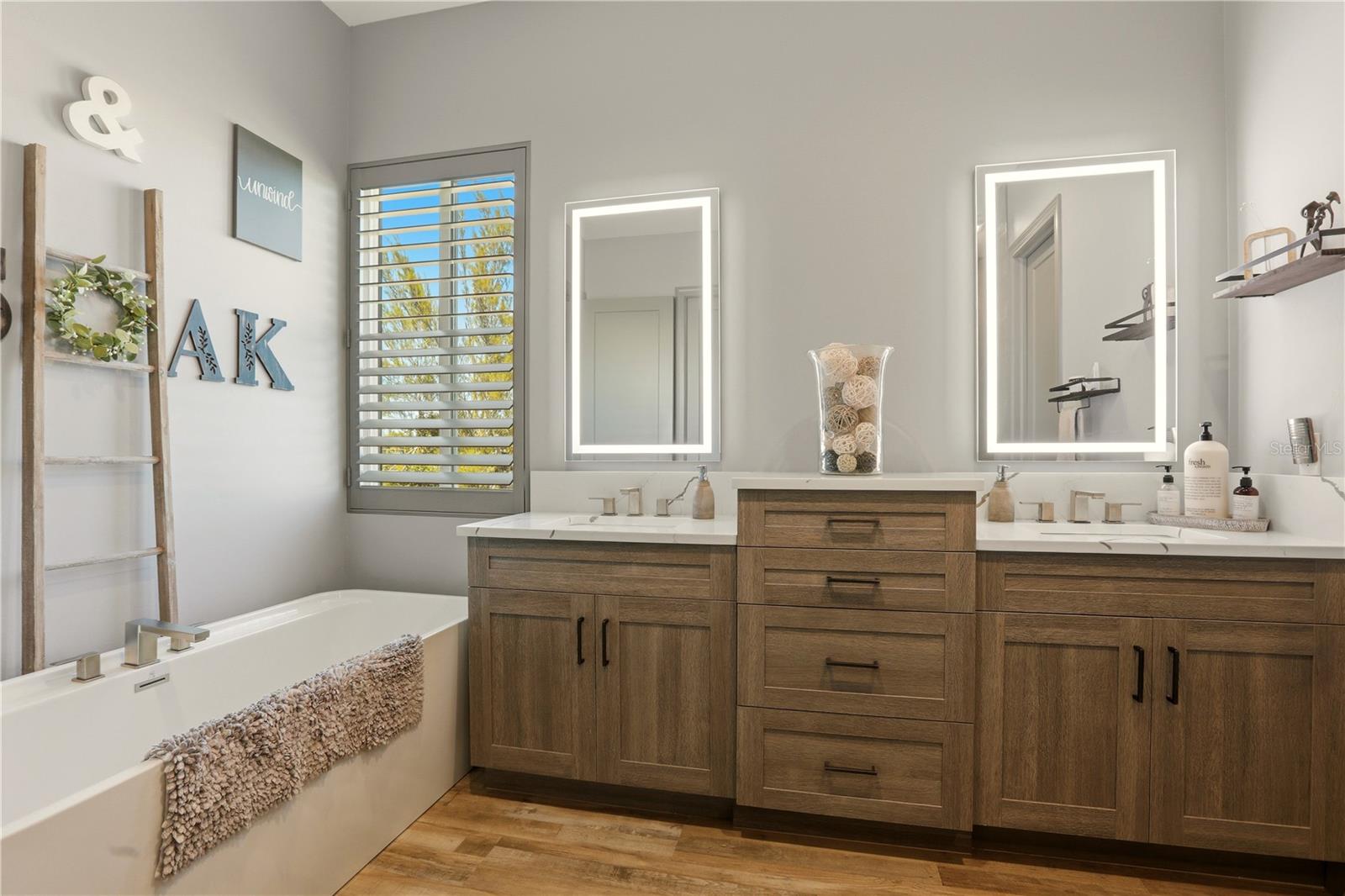 Image 67 of 76 For 1616 Old Burnt Store Road N