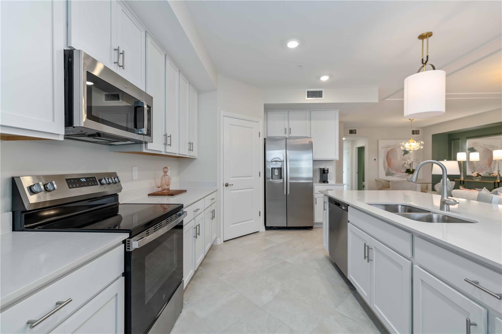 Image 15 of 28 For 5608 Summit Pointe Circle 101