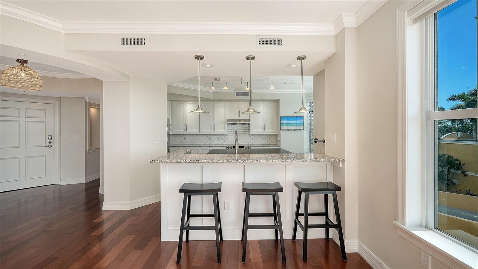 Image 11 of 78 For 393 N Point Road 301