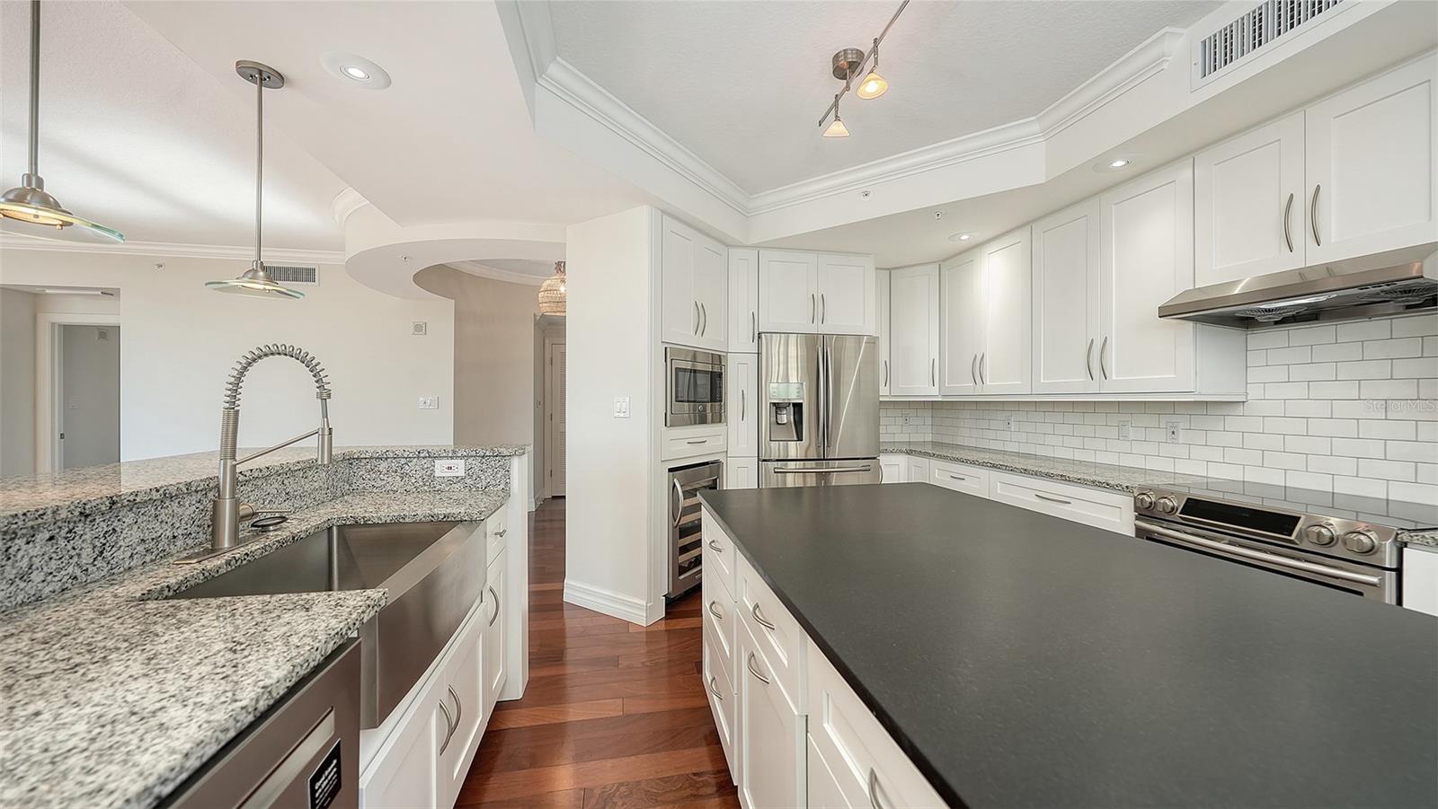 Image 14 of 78 For 393 N Point Road 301