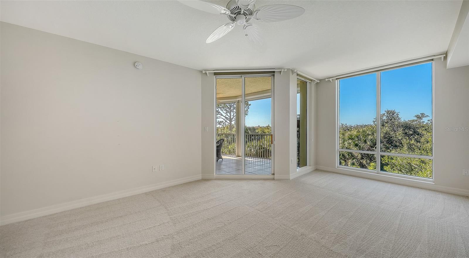 Image 17 of 78 For 393 N Point Road 301