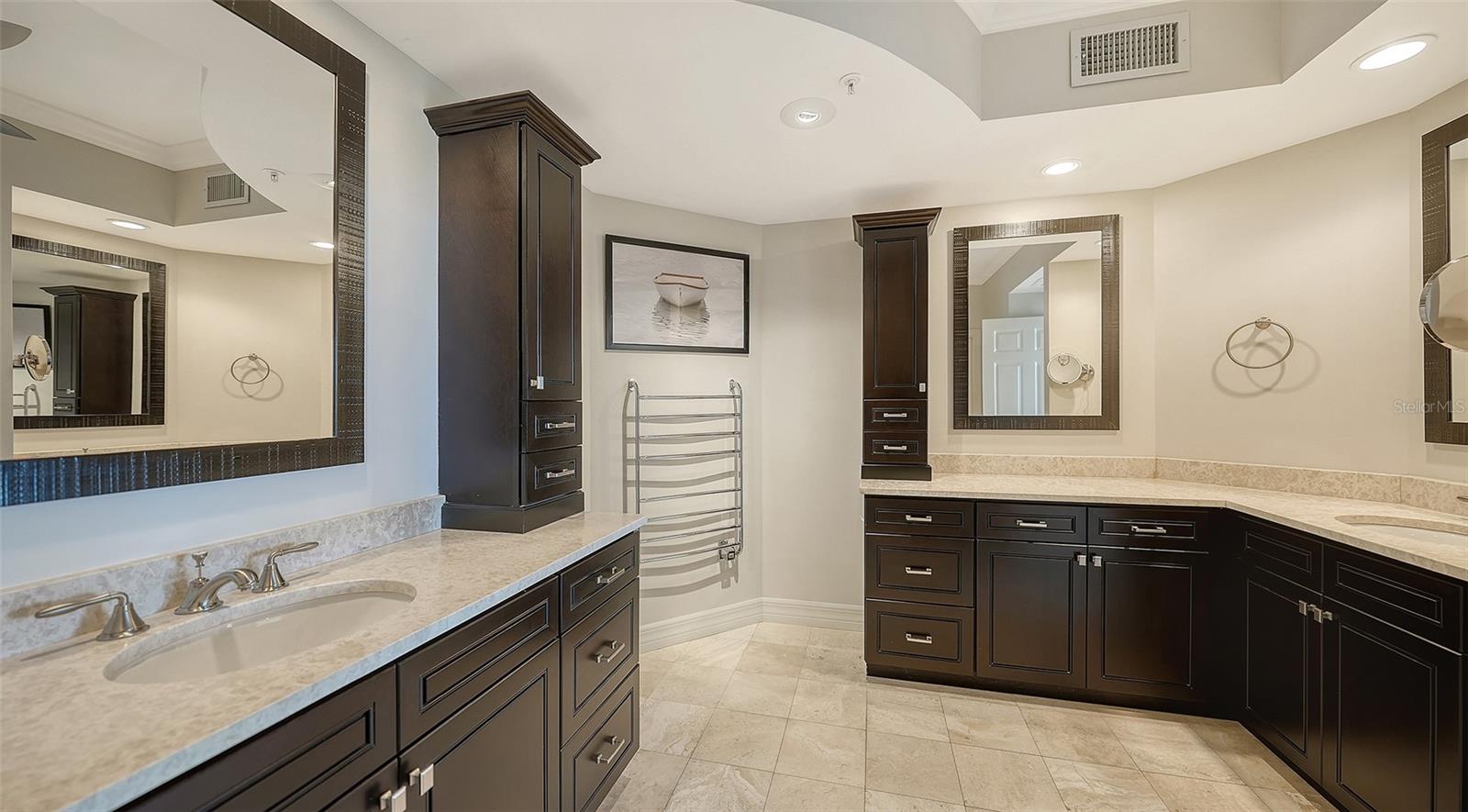 Image 19 of 78 For 393 N Point Road 301