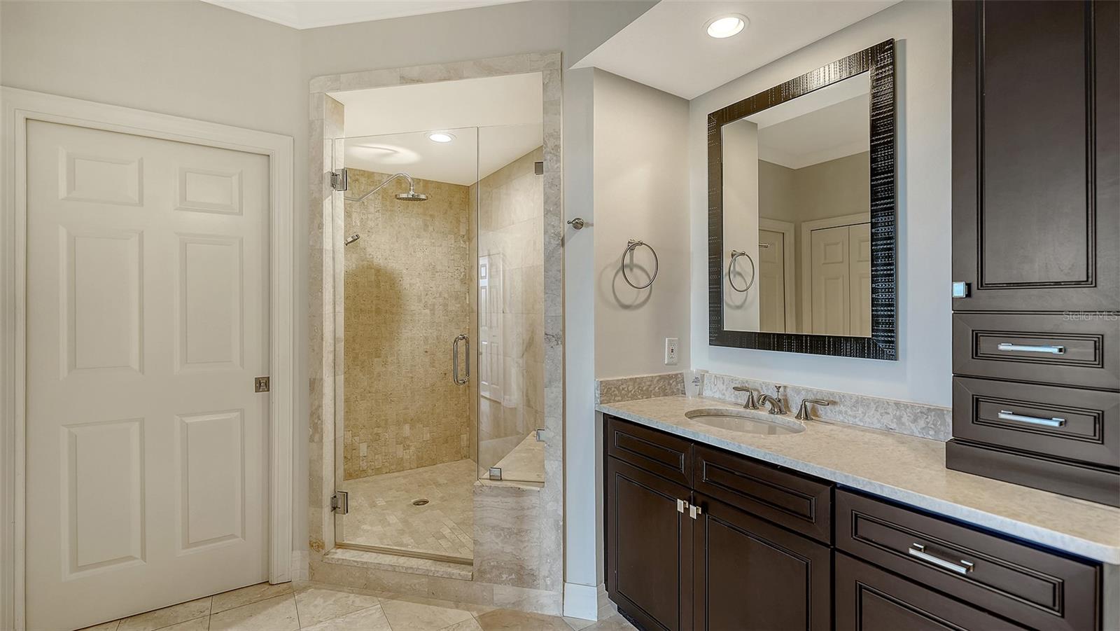 Image 20 of 78 For 393 N Point Road 301