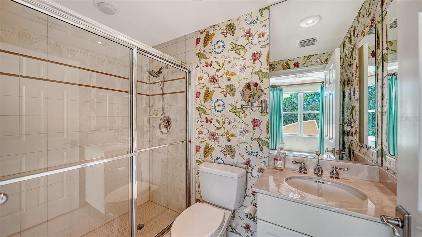 Image 25 of 78 For 393 N Point Road 301