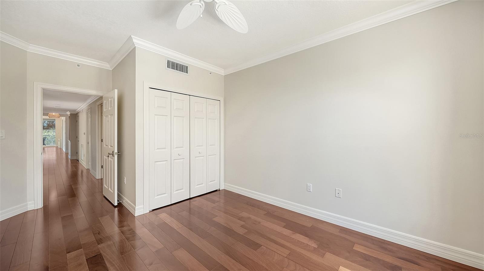 Image 28 of 78 For 393 N Point Road 301