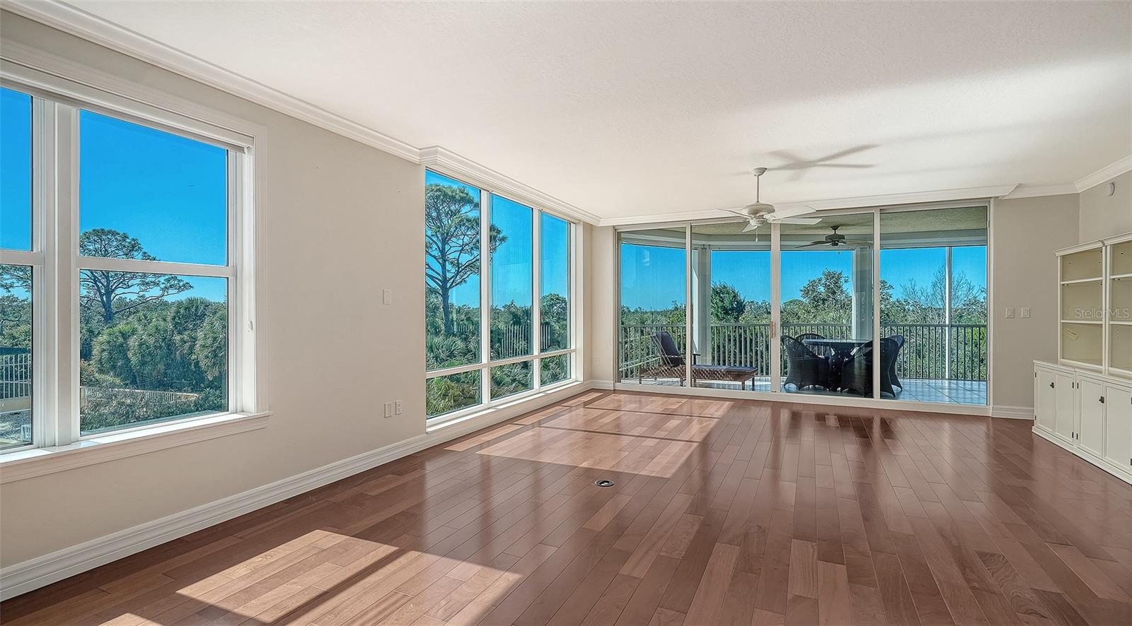 Image 3 of 78 For 393 N Point Road 301