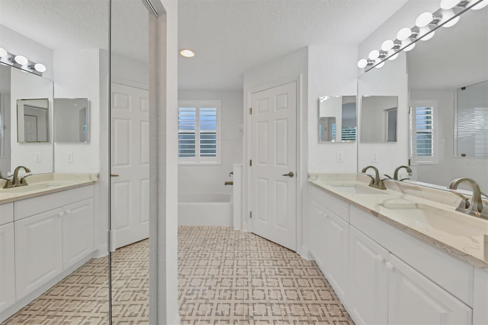 Image 15 of 29 For 7269 Fountain Palm Circle