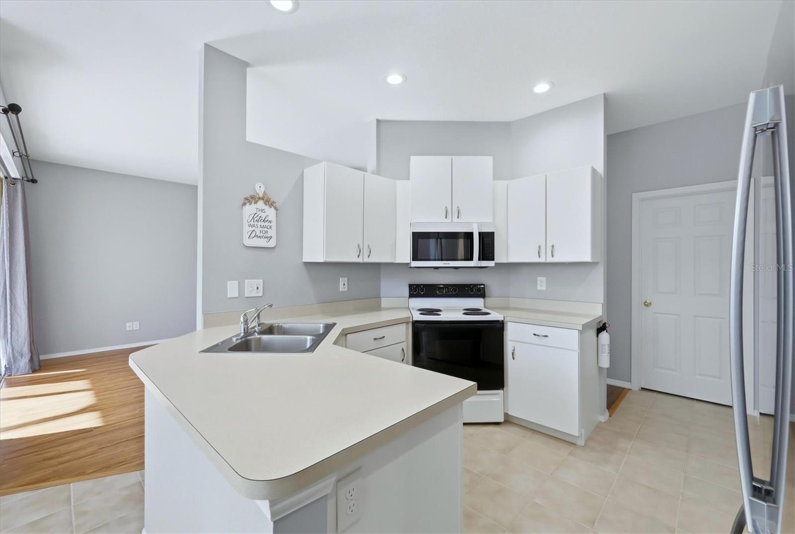 Image 6 of 32 For 5009 46th Street W