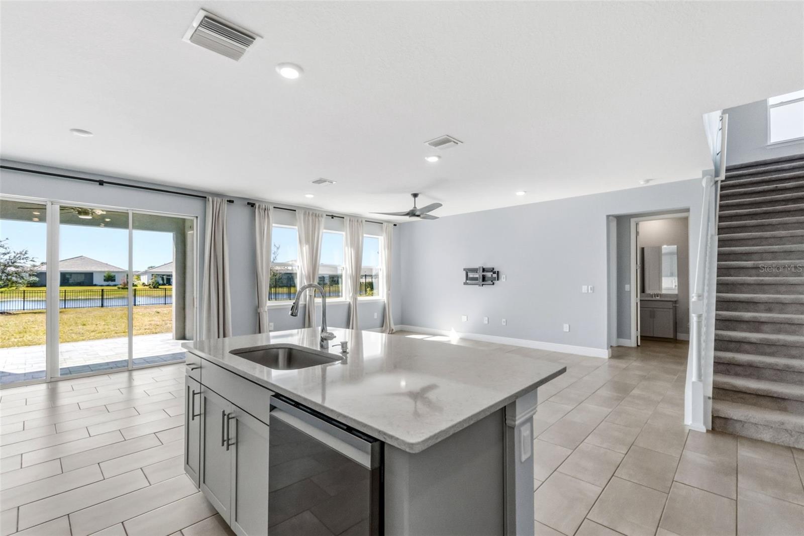 Image 8 of 46 For 17828 Gulf Ranch Place