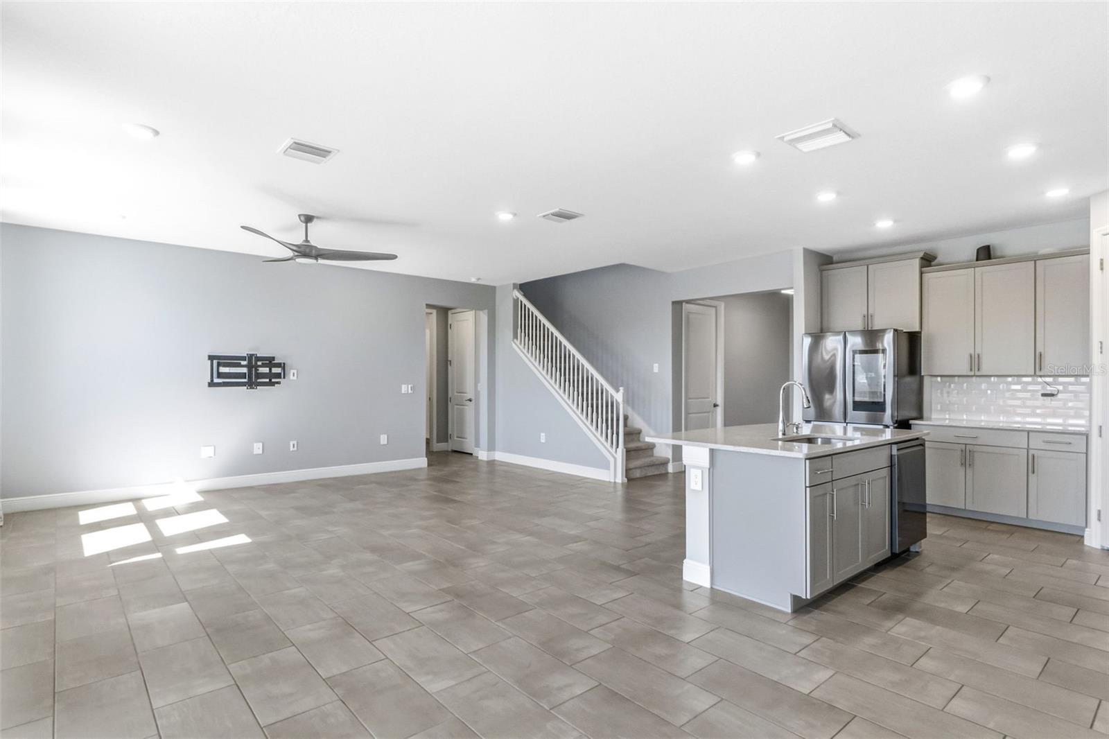 Image 9 of 46 For 17828 Gulf Ranch Place